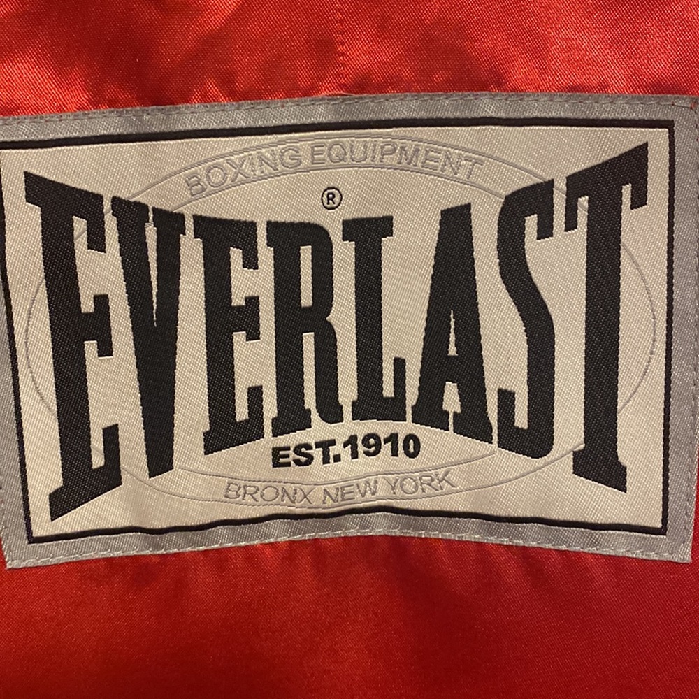 Everlast Satin Boxing Robe - Picture 11 of 12